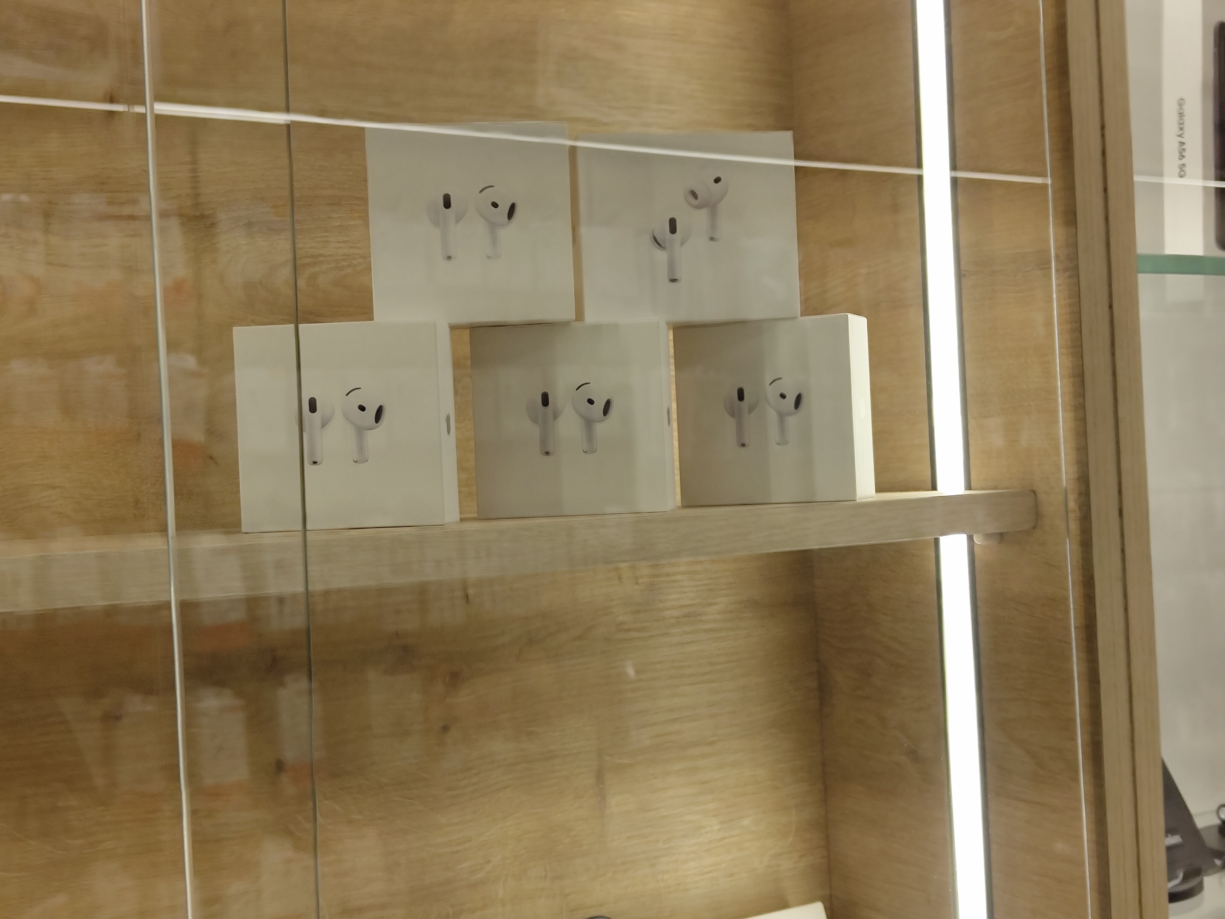 شركـة الـمالطي للهواتف،iphone