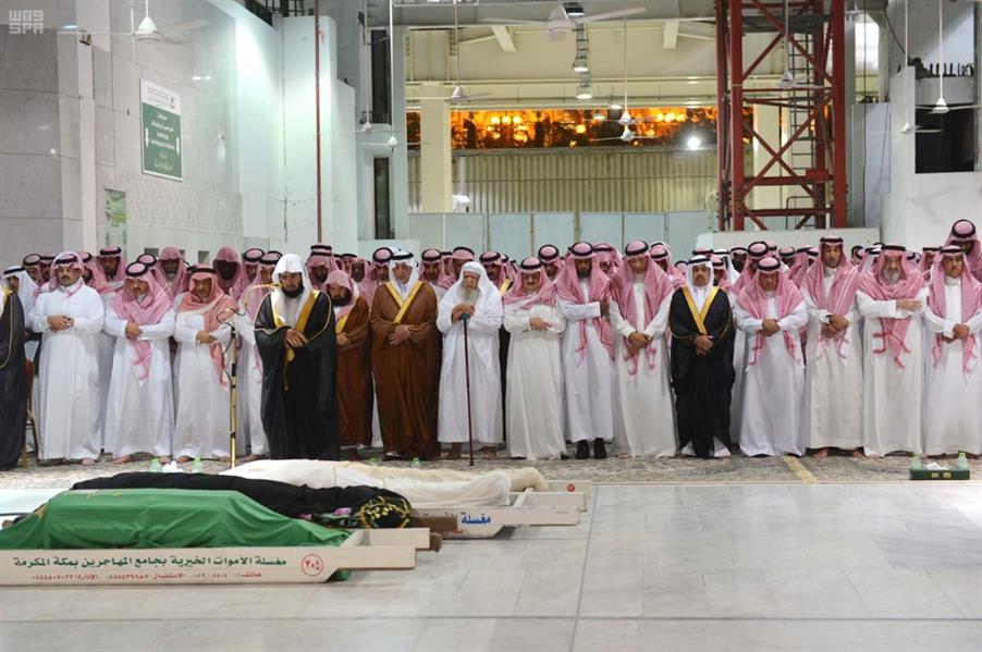 Джаназа намаз порядок. Как делают джаназа. Как делают джаназа. Джаназа намаз. Слова намаза.